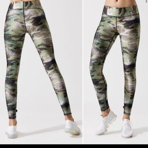 Terez women's camo camouflage metallic leggings yoga athletic small